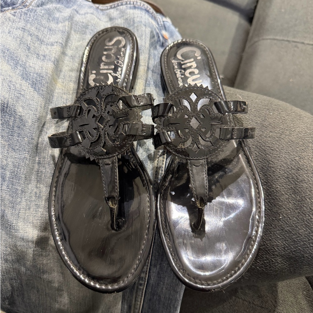 Circus by Sam Edelman Black Patent Cutout Thong Sandals